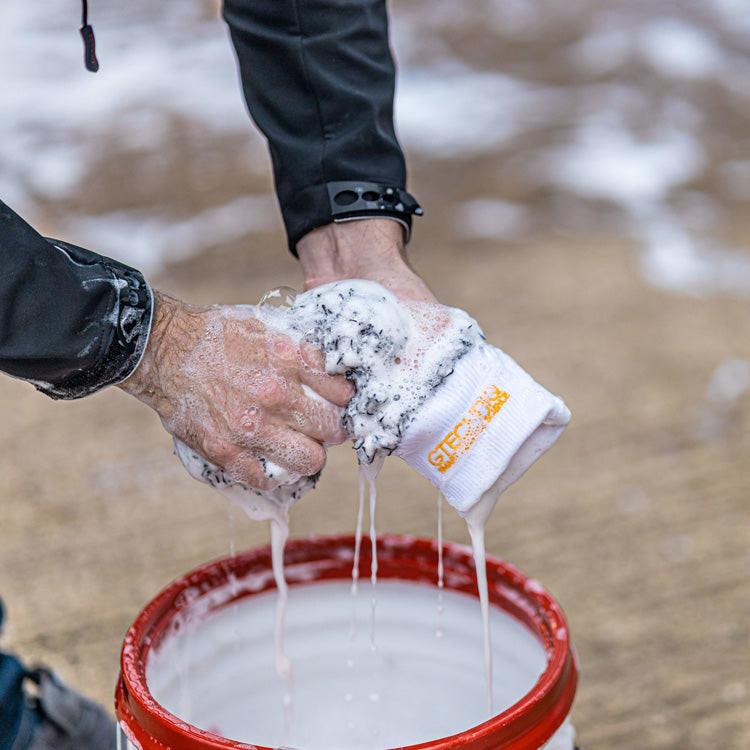 GTECHNIQ - Bike Microfiber Wash Mitt GBM | Waschhandschuh fürs Fahrrad