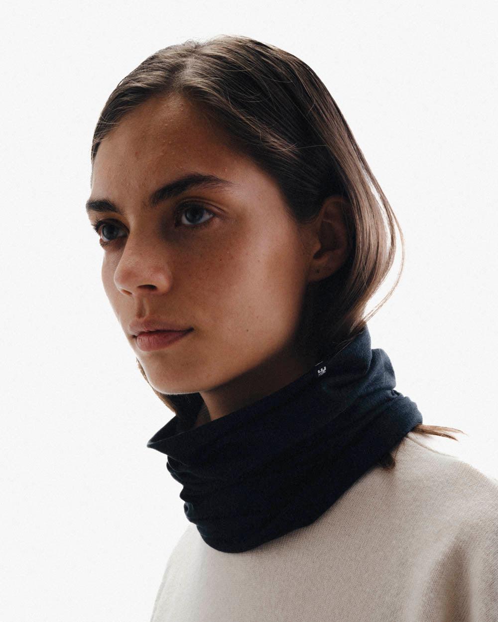Lightweight Neckwarmer.
