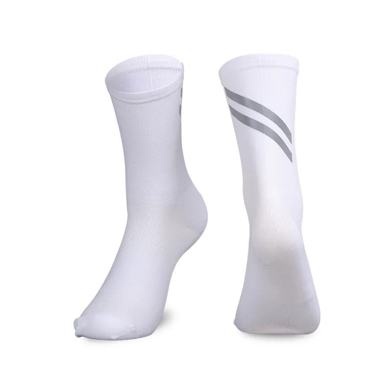 SAISEI REFLECTIVE GRIP SOCKS 02.
