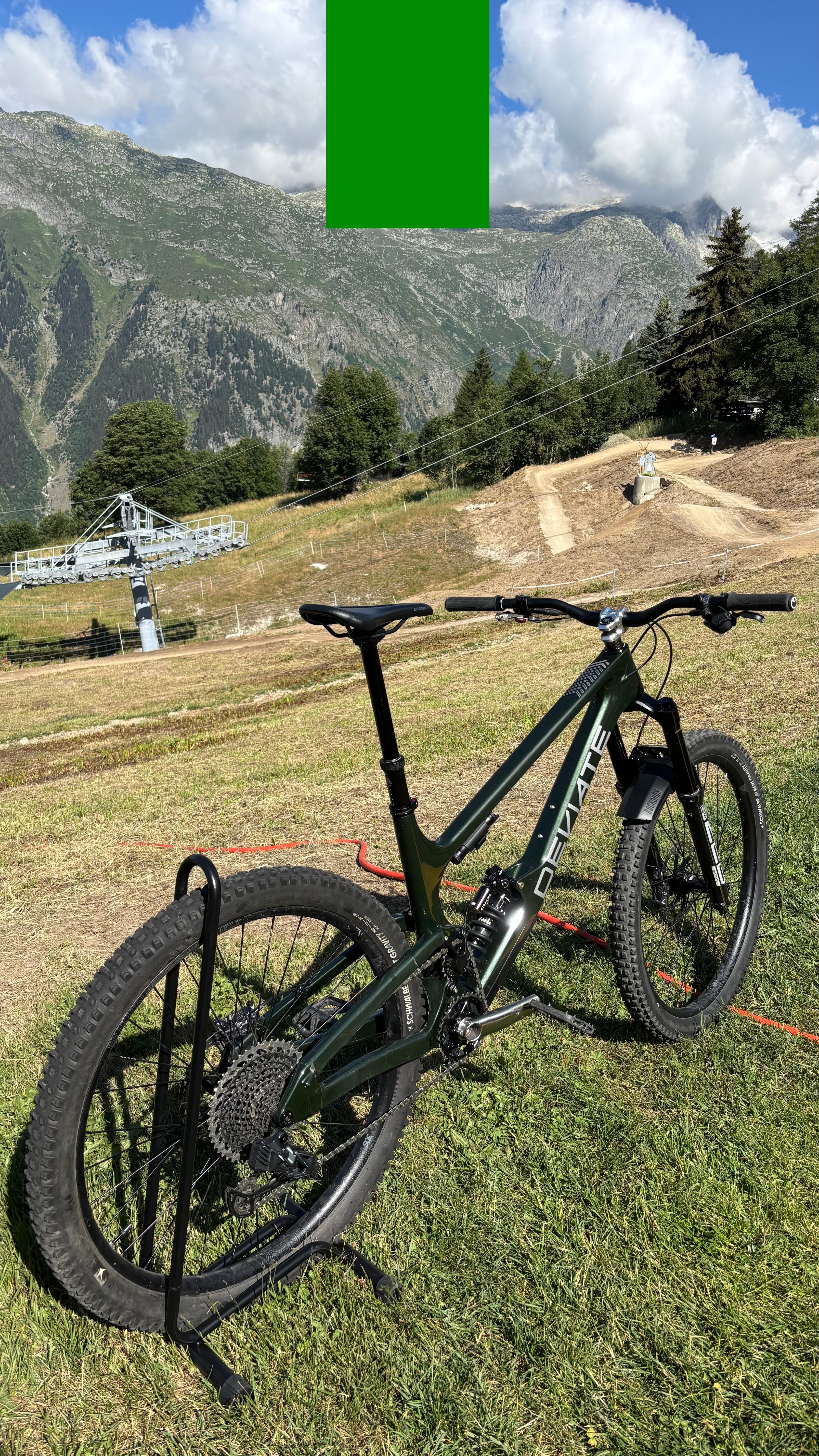 Deviate Bicycle Claymore.