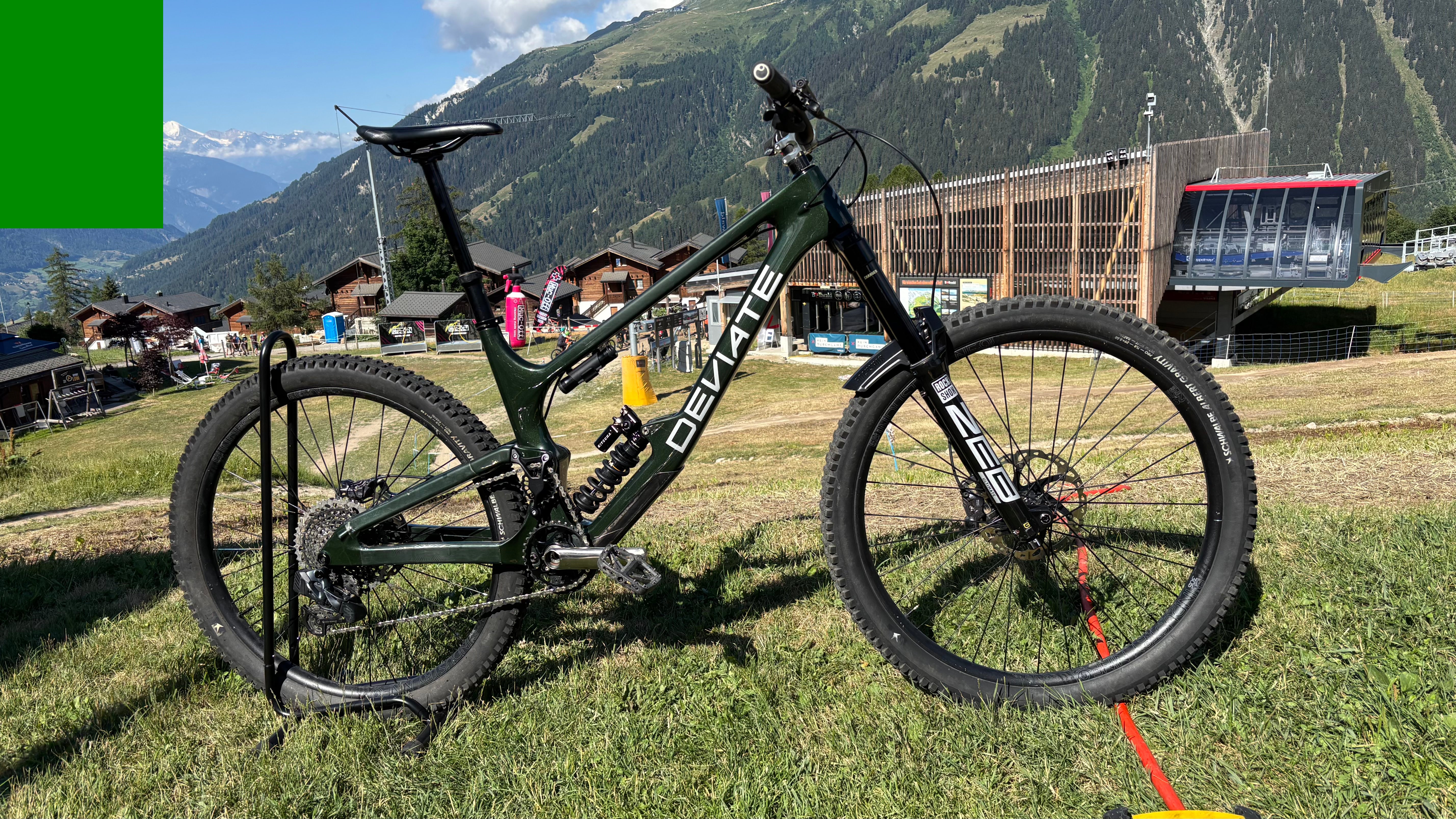Deviate Bicycle Claymore.