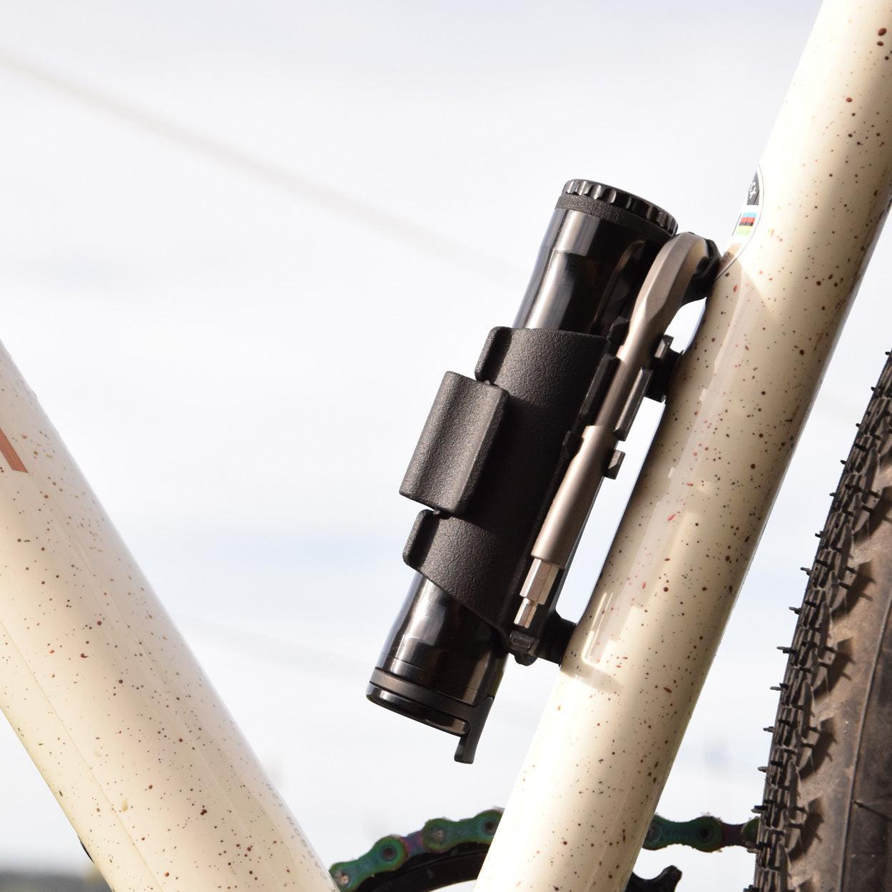 DAYSAVER - Incredible Pump Halterung